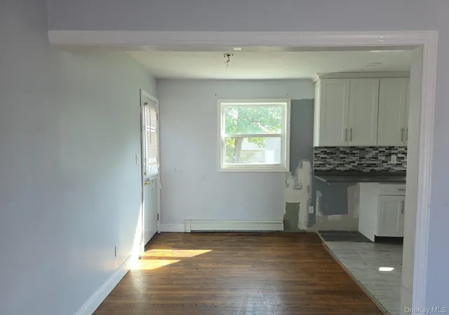 Photo 2 of Single family home for sale at 918 Sunrise Hwy, Babylon, NY 11704 | MLS# 1062993 | Listing updated on 2026-10-29
