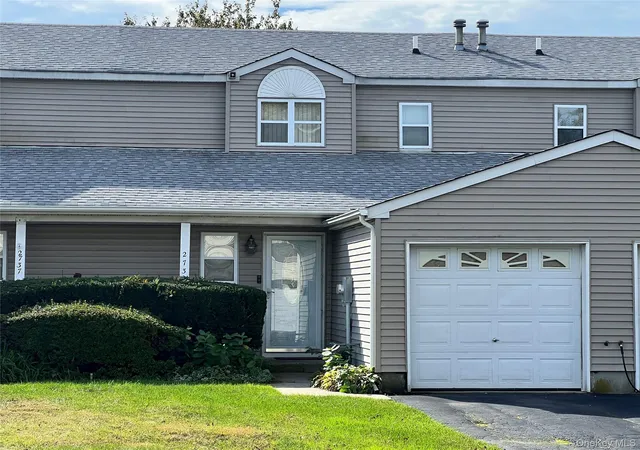 Photo 1 of Condo for sale at 2736 Schleigel Blvd, Babylon, NY 11701 | MLS# 1062994 | Listing updated on 2026-10-29