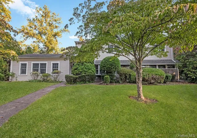 Single family home for sale at 19 Strawberry Ln, North Hempstead, NY 11577 | MLS# 1063024