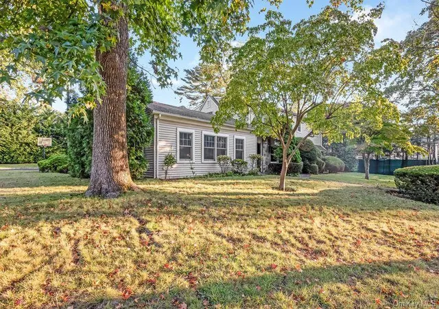 Photo 3 of Single family home for sale at 19 Strawberry Ln, North Hempstead, NY 11577 | MLS# 1063024 | Listing updated on 2026-10-20