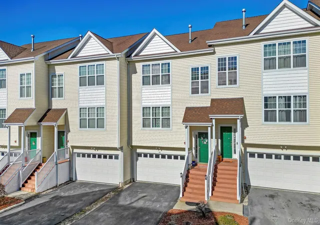 Photo 1 of Single family home for sale at 86 Woodlake Dr, Middletown, NY 10940 | MLS# 1063045 | Listing updated on 2026-10-17