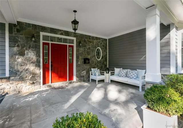 Photo 1 of Single family home for sale at 10 Warnke Ln, Greenburgh, NY 10583 | MLS# 1063086 | Listing updated on 2026-10-21