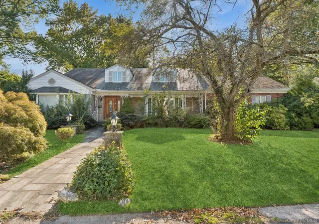 Photo 1 of Single family home for sale at 124 Whistler Rd, North Hempstead, NY 11030 | MLS# 1063096 | Listing updated on 2026-10-28