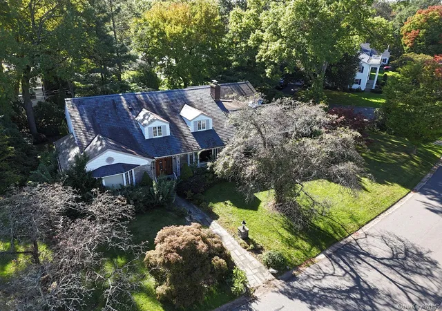 Photo 2 of Single family home for sale at 124 Whistler Rd, North Hempstead, NY 11030 | MLS# 1063096 | Listing updated on 2026-10-28