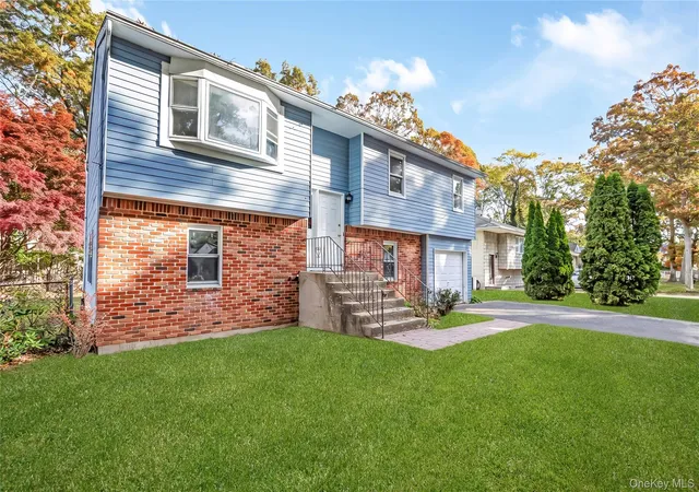 Photo 1 of Single family home for sale at 31 Depew St, Huntington, NY 11743 | MLS# 1063109 | Listing updated on 2026-10-29