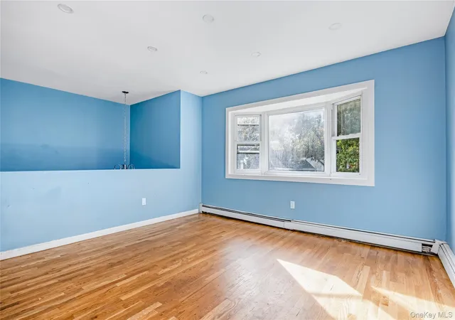 Photo 4 of Single family home for sale at 31 Depew St, Huntington, NY 11743 | MLS# 1063109 | Listing updated on 2026-10-29