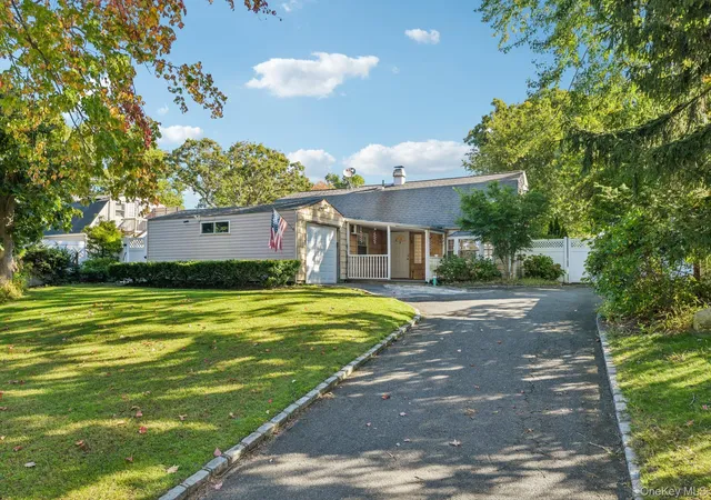 Photo 3 of Single family home for sale at 3 Reydon Way, Brookhaven, NY 11738 | MLS# 1063120 | Listing updated on 2026-10-18
