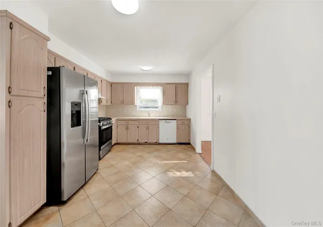 Photo 3 of Single family home for sale at 355 5th Avenue, New Rochelle, NY 10801 | MLS# 1063199 | Listing updated on 2026-10-19