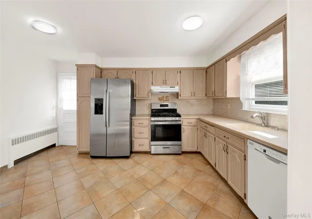 Photo 4 of Single family home for sale at 355 5th Avenue, New Rochelle, NY 10801 | MLS# 1063199 | Listing updated on 2026-10-19
