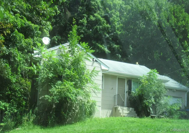 Photo 1 of Single family home for sale at 7 Merriewold Ln S, Monroe, NY 10950 | MLS# 1063200 | Listing updated on 2026-10-17