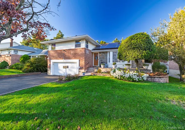 Photo 4 of Single family home for sale at 72 Birchwood Park Dr, Oyster Bay, NY 11791 | MLS# 1063225 | Listing updated on 2026-10-25