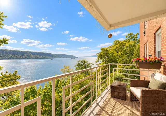 Condo for sale at 709 Warburton #3C, Yonkers, NY 10701 | MLS# 1063226