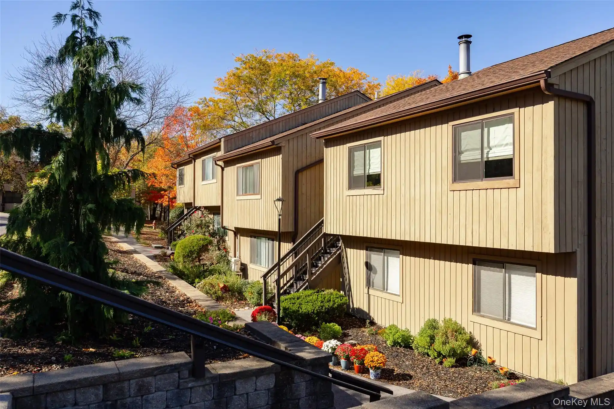 Listing Photo 2 - Condo for sale in 4004 Deer Path located at 4004 Deer Path, Poughkeepsie, NY 12603 - Unit 4004 Deer Path