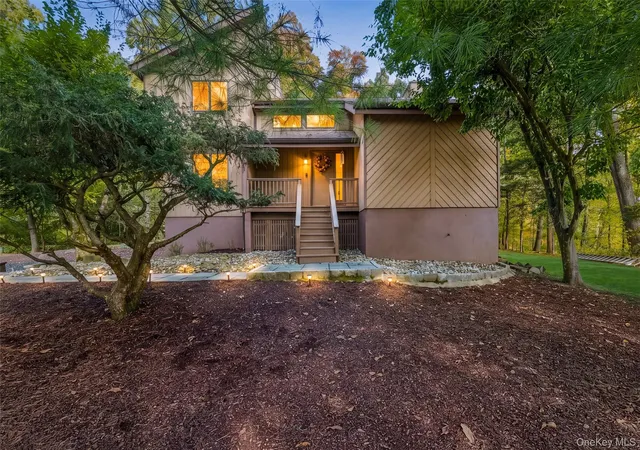 Photo 1 of Single family home for sale at 4 Amanda Ct, Cortlandt, NY 10567 | MLS# 1063254 | Listing updated on 2026-10-23