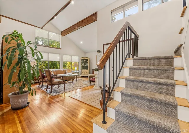 Photo 4 of Single family home for sale at 4 Amanda Ct, Cortlandt, NY 10567 | MLS# 1063254 | Listing updated on 2026-10-23