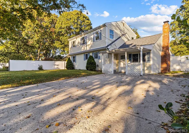 Photo 2 of Single family home for sale at 10 Sunset Dr, Brookhaven, NY 11720 | MLS# 1063294 | Listing updated on 2026-10-24