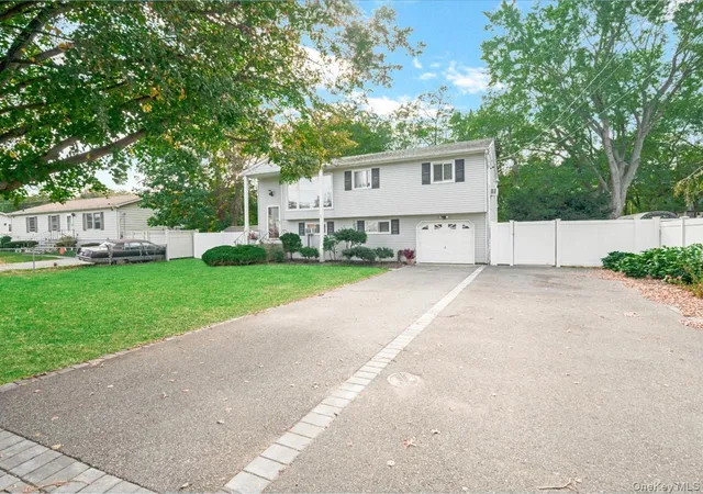Photo 1 of Single family home for sale at 26 Amityville Sts, Islip, NY 11752 | MLS# 1063316 | Listing updated on 2026-10-24