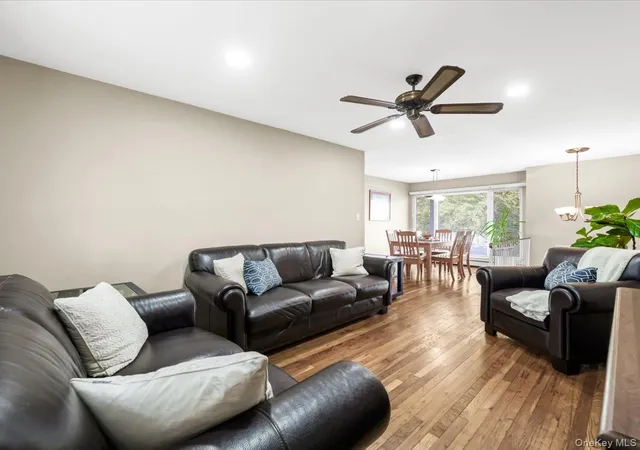 Photo 4 of Single family home for sale at 26 Amityville Sts, Islip, NY 11752 | MLS# 1063316 | Listing updated on 2026-10-24