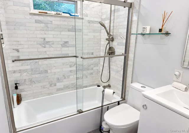 Photo 4 of Single family home for sale at 109 Patchogue Ave, Brookhaven, NY 11772 | MLS# 1063318 | Listing updated on 2026-10-27