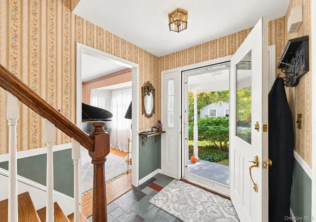 Photo 3 of Single family home for sale at 15 Sea Ridge Ct, Huntington, NY 11743 | MLS# 1063327 | Listing updated on 2026-10-27