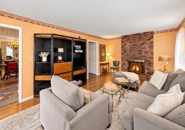 Photo 4 of Single family home for sale at 15 Sea Ridge Ct, Huntington, NY 11743 | MLS# 1063327 | Listing updated on 2026-10-27
