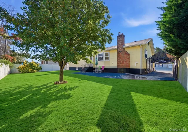 Photo 3 of Single family home for sale at 10 Francisco Ave, Islip, NY 11722 | MLS# 1063341 | Listing updated on 2026-10-25