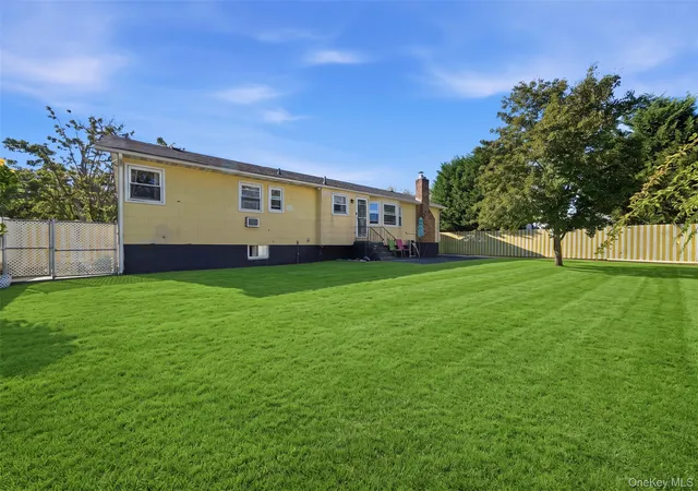 Photo 4 of Single family home for sale at 10 Francisco Ave, Islip, NY 11722 | MLS# 1063341 | Listing updated on 2026-10-25