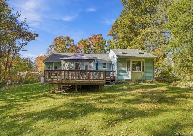 Photo 3 of Single family home for sale at 30 Elmwood Dr, Woodbury, NY 10930 | MLS# 1063346 | Listing updated on 2026-10-23