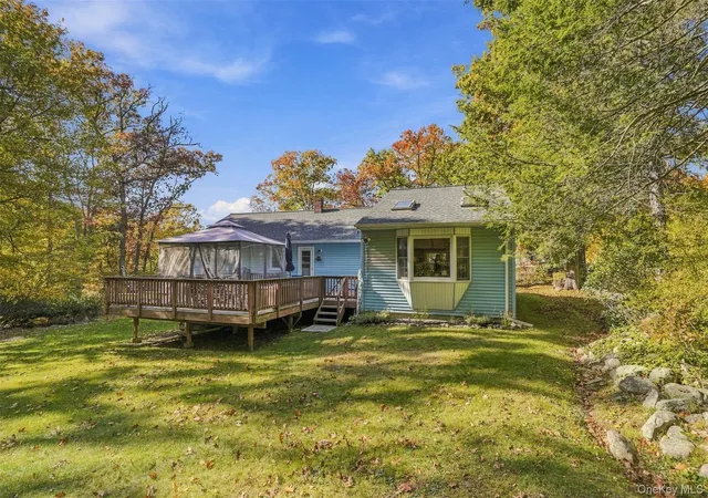 Photo 4 of Single family home for sale at 30 Elmwood Dr, Woodbury, NY 10930 | MLS# 1063346 | Listing updated on 2026-10-23
