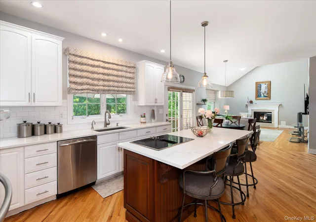 Photo 3 of Single family home for sale at 6 Theal Ct, Somers, NY 10589 | MLS# 1063356 | Listing updated on 2026-10-16