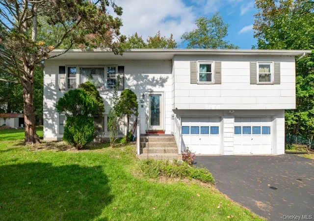 Photo 1 of Single family home for sale at 10 Connecticut Ct, Clarkstown, NY 10989 | MLS# 1063373 | Listing updated on 2026-10-21