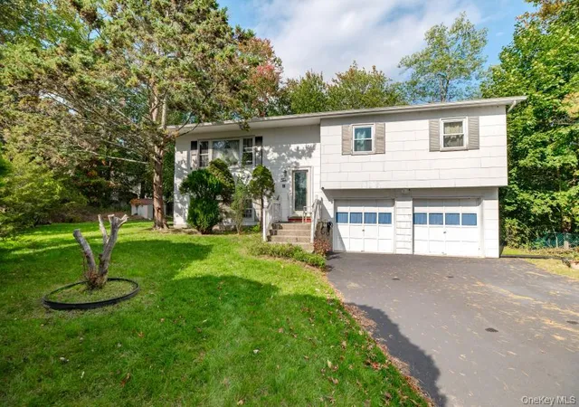 Photo 2 of Single family home for sale at 10 Connecticut Ct, Clarkstown, NY 10989 | MLS# 1063373 | Listing updated on 2026-10-21