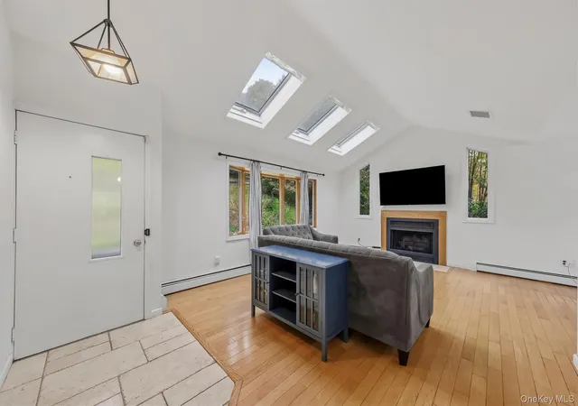 Photo 2 of Single family home for sale at 127 Croton Ave, Cortlandt, NY 10567 | MLS# 1063404 | Listing updated on 2026-10-18