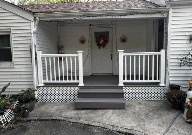 Photo 2 of Single family home for sale at 104 Lexington Ave, Islip, NY 11722 | MLS# 1063452 | Listing updated on 2026-10-26