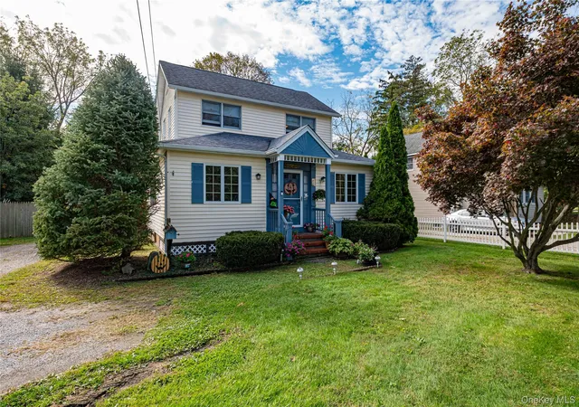 Photo 1 of Single family home for sale at 328 Pulaski Rd, Smithtown, NY 11754 | MLS# 1063474 | Listing updated on 2026-10-27