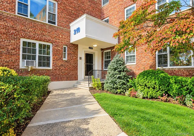 Photo 1 of Condo for sale at 210 Pelham Rd #4D, New Rochelle, NY 10805 | MLS# 1063502 | Listing updated on 2026-10-18