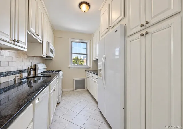 Photo 3 of House for sale at 210 Pelham Rd #4D, New Rochelle, NY 10805 | MLS# 1063502 | Listing updated on 2026-10-18