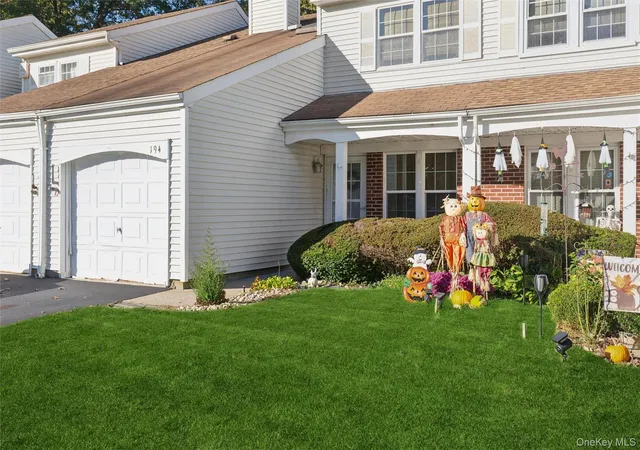 Condo for sale at 194 Haddon Holw Ct, Middle Island, NY 11953 | MLS# 1063518