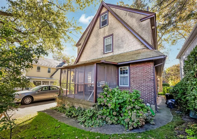 Photo 4 of Single family home for sale at 81 Marshall Ave, Hempstead, NY 11001 | MLS# 1063578 | Listing updated on 2026-10-26