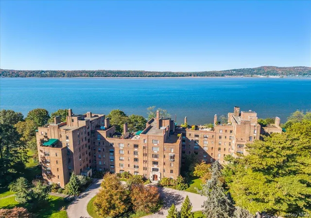 Photo 1 of Condo for sale at 100 Ardsley Ave W #4H, Greenburgh, NY 10503 | MLS# 1063588 | Listing updated on 2026-10-23