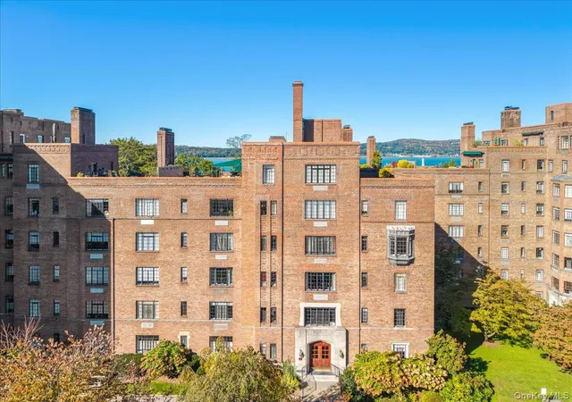 Photo 2 of Condo for sale at 100 Ardsley Ave W #4H, Greenburgh, NY 10503 | MLS# 1063588 | Listing updated on 2026-10-23