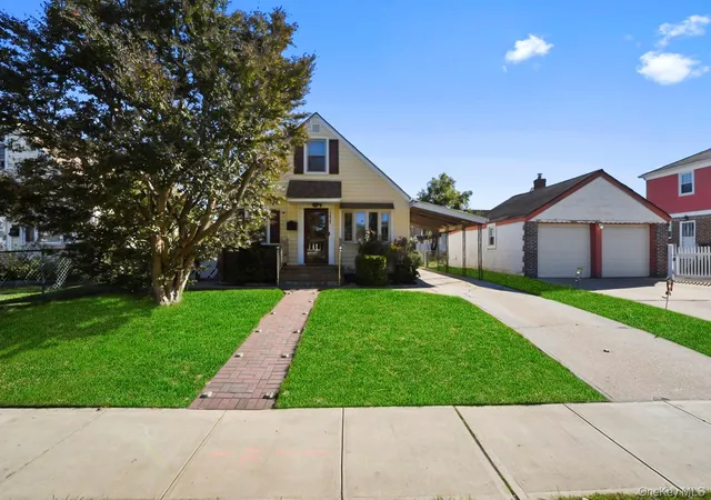 Photo 2 of Single family home for sale at 177 Long Beach Rd, Hempstead, NY 11550 | MLS# 1063629 | Listing updated on 2026-10-28
