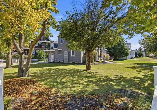 Photo 4 of Single family home for sale at 131 Ocean Ave, Brookhaven, NY 11934 | MLS# 1063685 | Listing updated on 2026-10-27