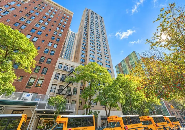 Photo 3 of House for sale at 1065 Park Ave #19C, New York, NY 10128 | MLS# 1063698 | Listing updated on 2026-10-21
