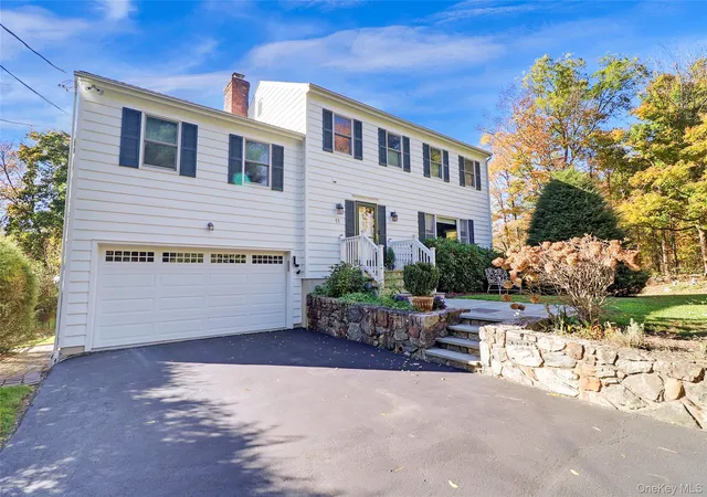 Photo 2 of Single family home for sale at 11 Willow Ln, Mount Kisco, NY 10549 | MLS# 1063700 | Listing updated on 2026-10-26