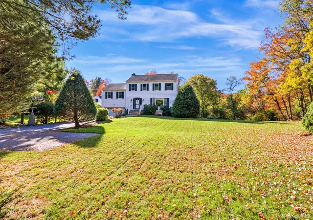 Photo 3 of Single family home for sale at 11 Willow Ln, Mount Kisco, NY 10549 | MLS# 1063700 | Listing updated on 2026-10-26