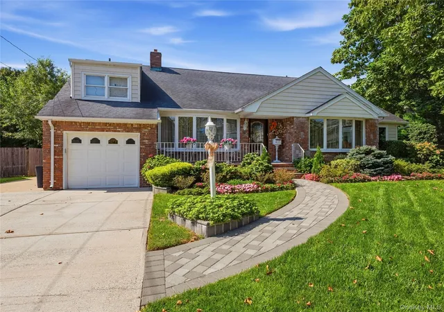 Photo 2 of Single family home for sale at 5 Major Ct, Hempstead, NY 11570 | MLS# 1063703 | Listing updated on 2026-10-28