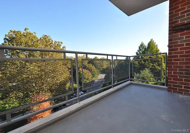 Photo 3 of House for sale at 281 Garth Rd #A6H, Eastchester, NY 10583 | MLS# 1063758 | Listing updated on 2026-10-28