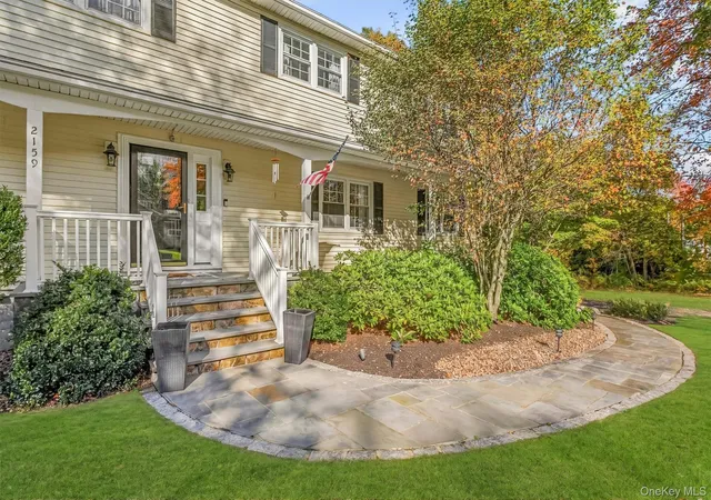 Photo 4 of Single family home for sale at 2159 Pondfield Ct, Yorktown, NY 10598 | MLS# 1063770 | Listing updated on 2026-10-22
