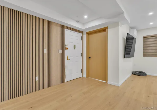 Photo 2 of Condo for sale at 7119 162nd Street #4E, Fresh Meadows, NY 11365 | MLS# 1063797 | Listing updated on 2026-10-22
